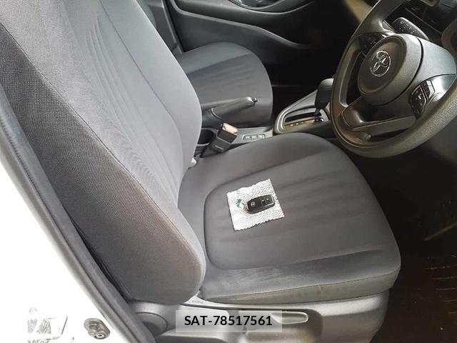Toyota YARIS 2022-07 7718212-6