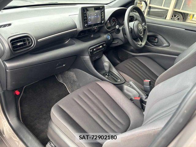 Toyota YARIS 2021-09 7731220-21