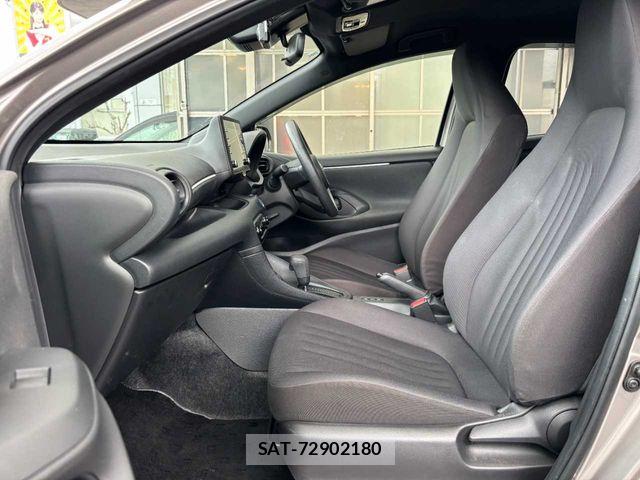 Toyota YARIS 2021-09 7731220-22