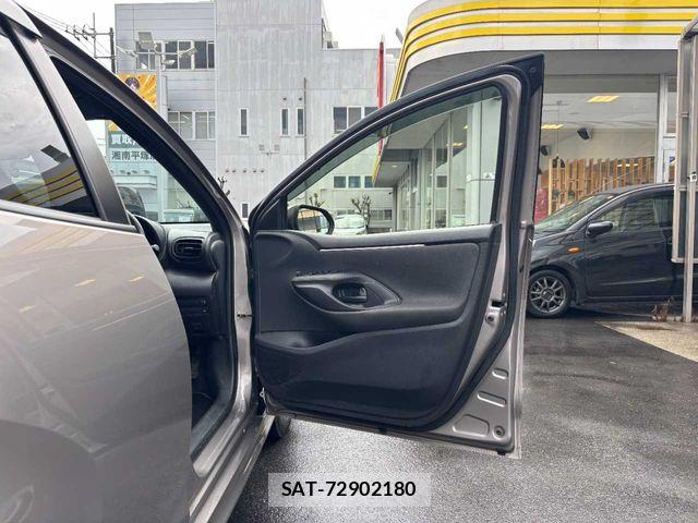 Toyota YARIS 2021-09 7731220-26