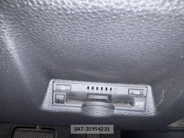 Toyota YARIS 2021-04 7731221-9
