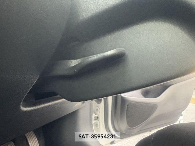 Toyota YARIS 2021-04 7731221-10