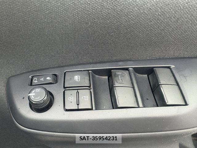 Toyota YARIS 2021-04 7731221-11