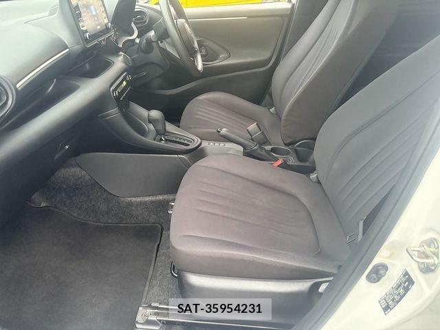 Toyota YARIS 2021-04 7731221-28