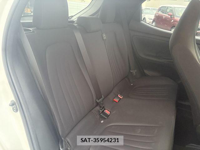 Toyota YARIS 2021-04 7731221-29