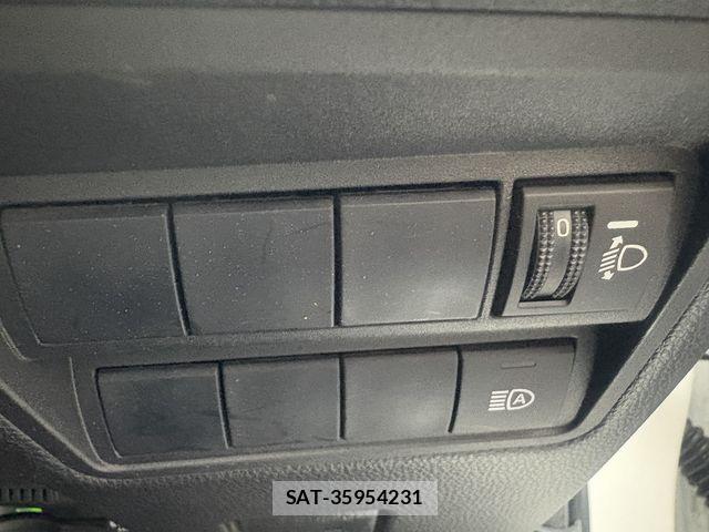 Toyota YARIS 2021-04 7731221-7