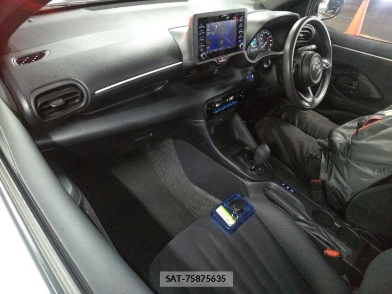 Toyota YARIS 2022-07 7721541-4