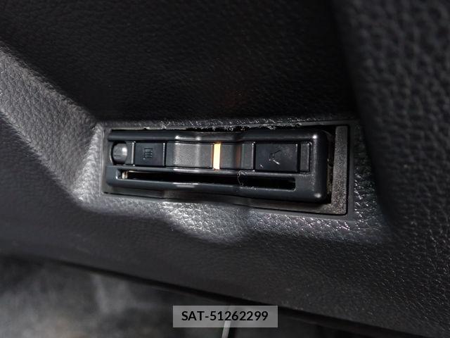 Toyota YARIS 2023-08 7731215-10