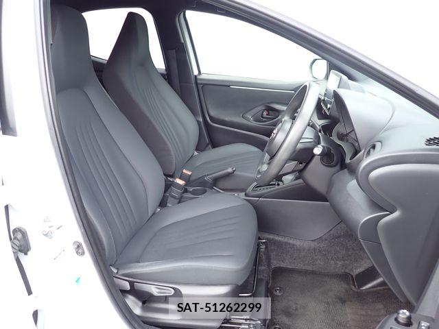 Toyota YARIS 2023-08 7731215-14