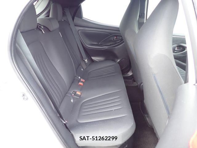 Toyota YARIS 2023-08 7731215-15