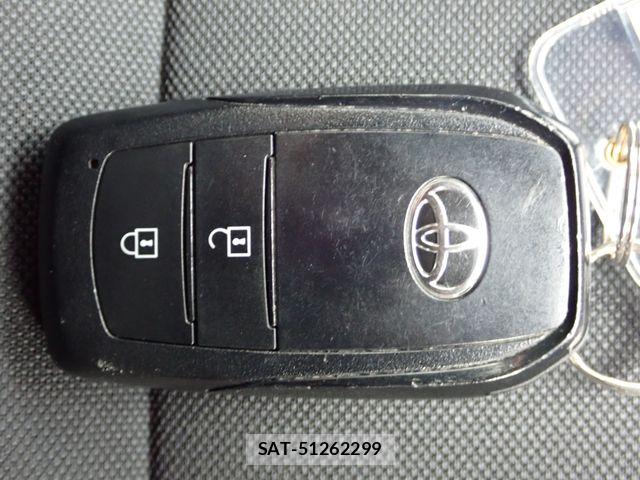 Toyota YARIS 2023-08 7731215-18