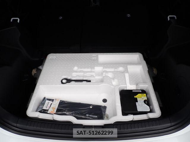 Toyota YARIS 2023-08 7731215-26