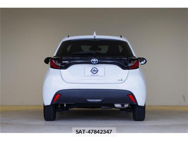 Toyota YARIS 2023-06 7731216-26