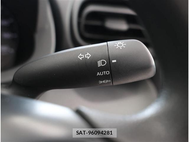 Toyota YARIS 2023-01 7731218-29