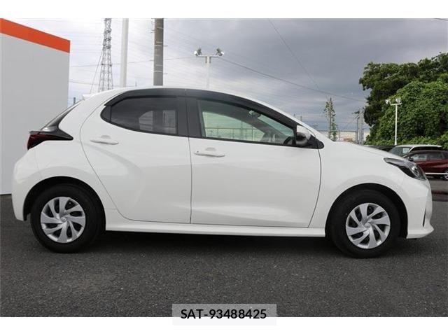 Toyota YARIS 2025-02 7790862-9