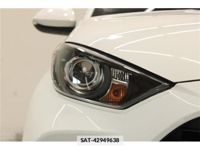 Toyota YARIS 2023-06 7790858-16