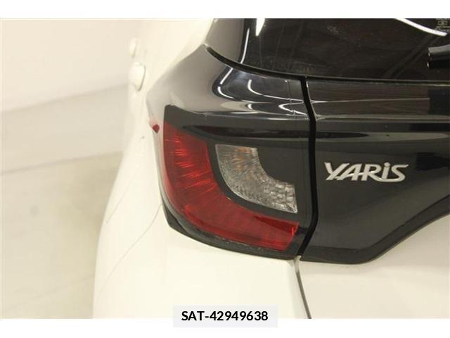 Toyota YARIS 2023-06 7790858-18