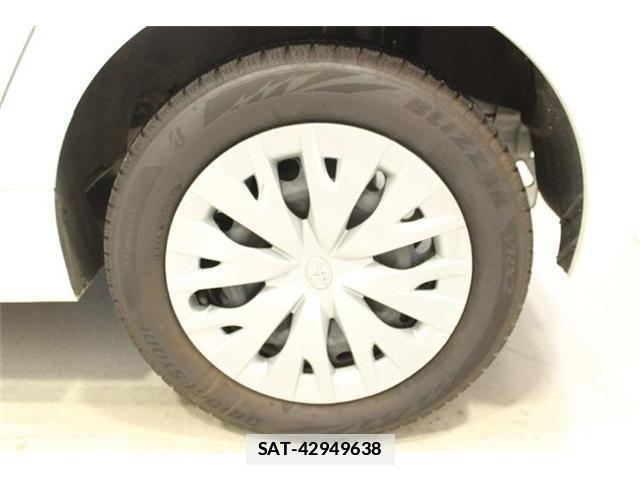 Toyota YARIS 2023-06 7790858-23