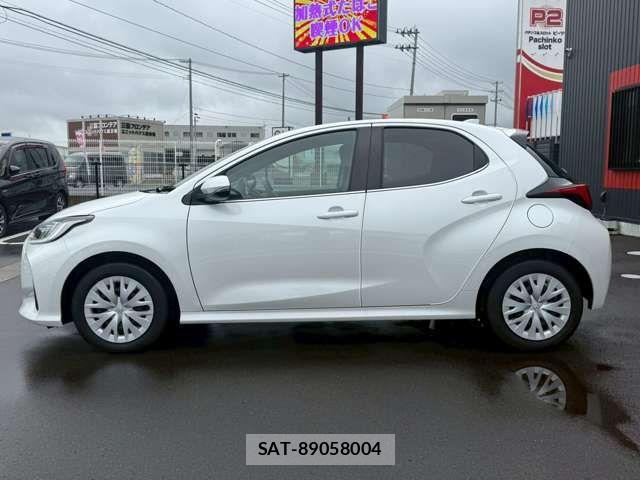 Toyota YARIS 2024-05 7790864-15