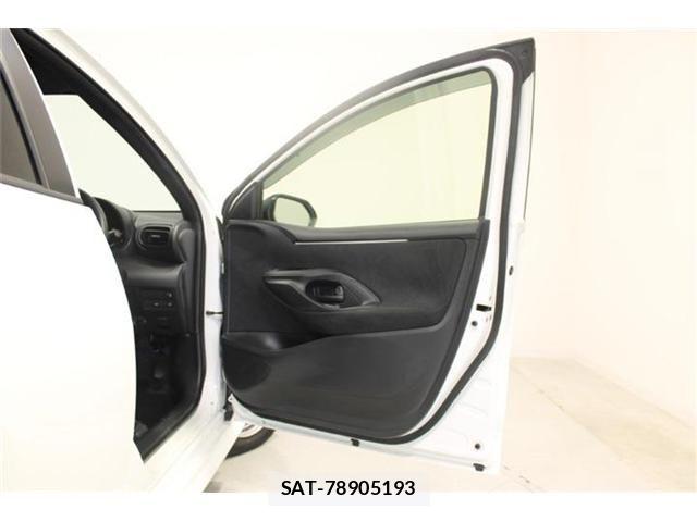 Toyota YARIS 2024-09 7880802-27