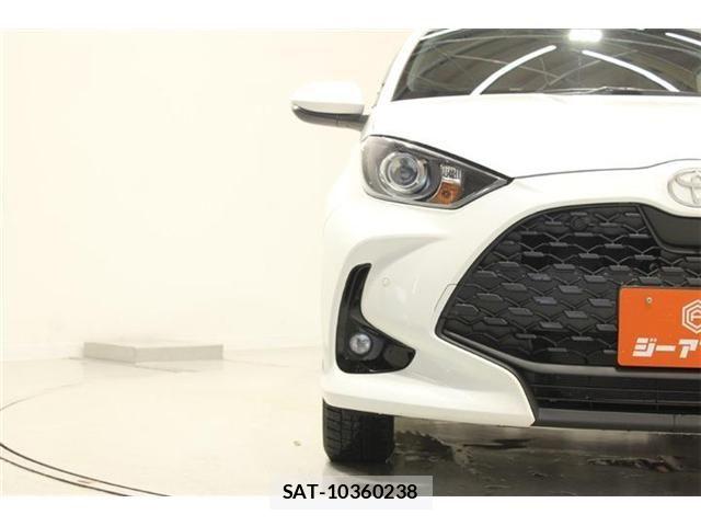 Toyota YARIS 2025-02 7880801-16