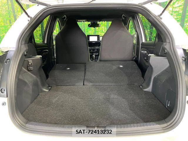 Toyota YARIS 2023-06 7964567-10