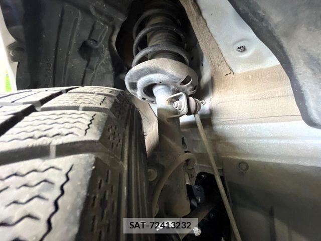 Toyota YARIS 2023-06 7964567-19