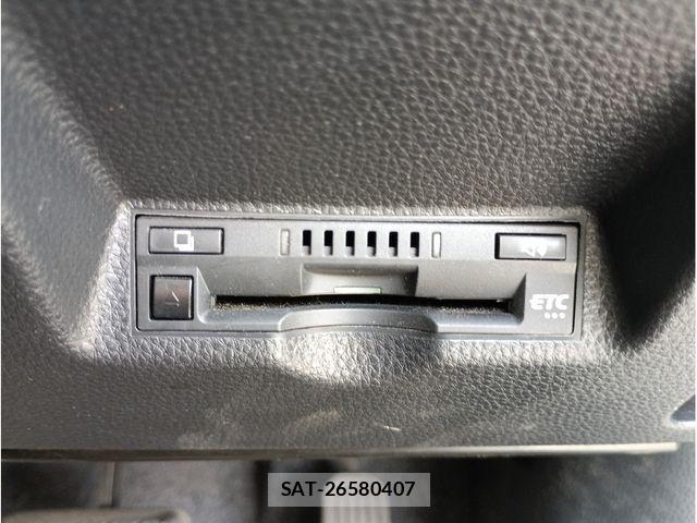 Toyota YARIS 2023-06 7964569-10