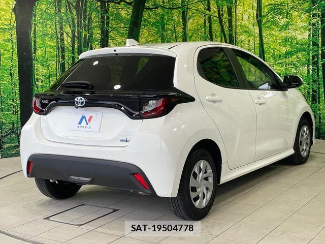 Toyota YARIS 2023-06 7981707-16
