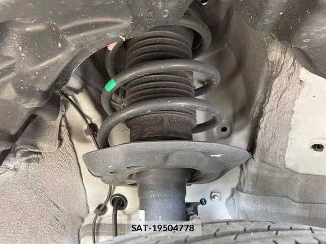 Toyota YARIS 2023-06 7981707-19