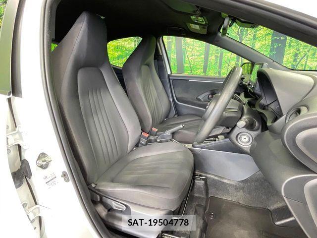 Toyota YARIS 2023-06 7981707-7