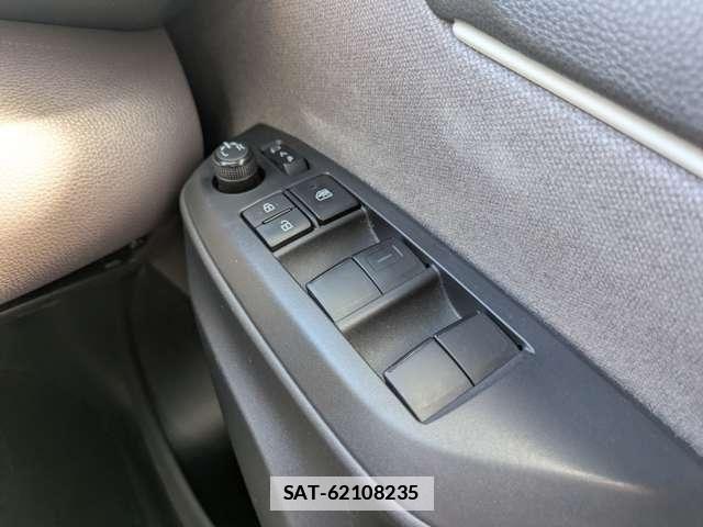 Toyota YARIS 2020-07 7981706-27