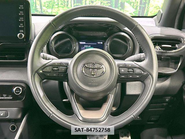 Toyota YARIS 2020-11 7981705-10