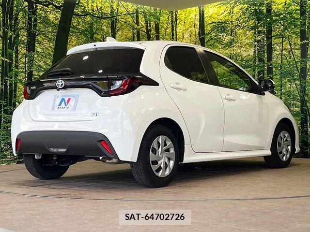 Toyota YARIS 2023-06 8039479-16