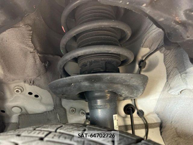 Toyota YARIS 2023-06 8039479-19