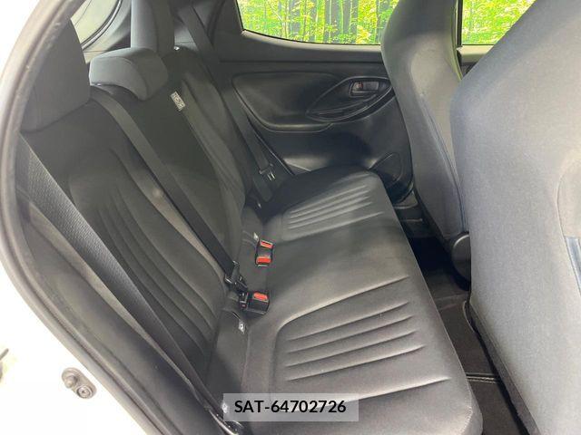 Toyota YARIS 2023-06 8039479-8