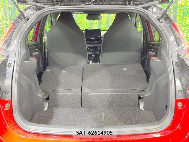 Toyota YARIS 2024-04 8039477-9