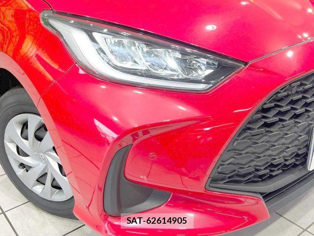 Toyota YARIS 2024-04 8039477-11
