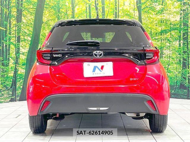 Toyota YARIS 2024-04 8039477-14