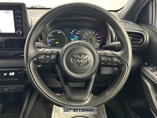 Toyota YARIS 2022-07 8076297-15