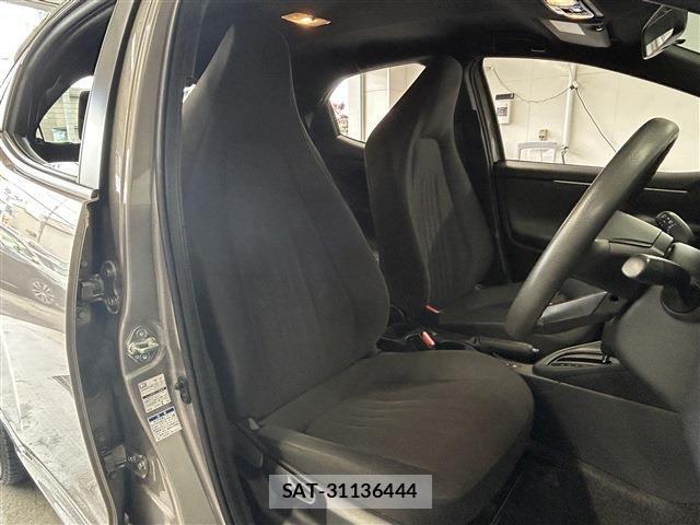 Toyota YARIS 2022-07 8076297-23