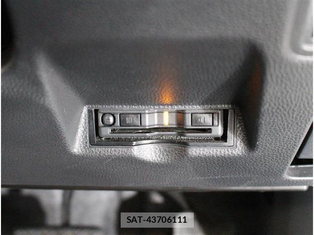 Toyota YARIS 2024-02 8076296-11