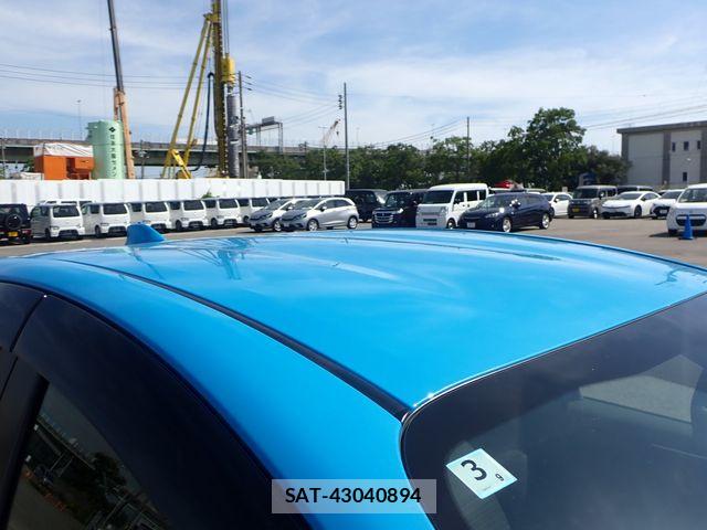 Toyota YARIS 2021-10 8076292-11