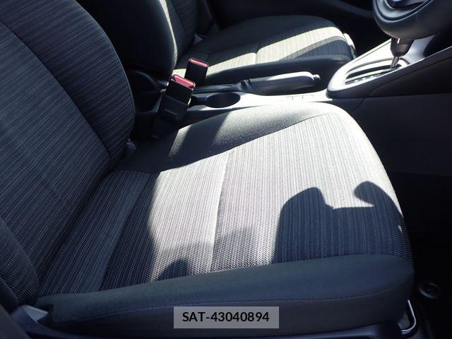 Toyota YARIS 2021-10 8076292-24