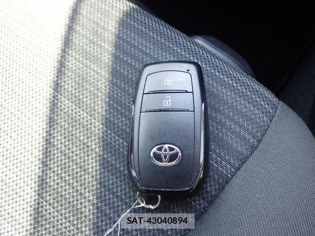 Toyota YARIS 2021-10 8076292-28