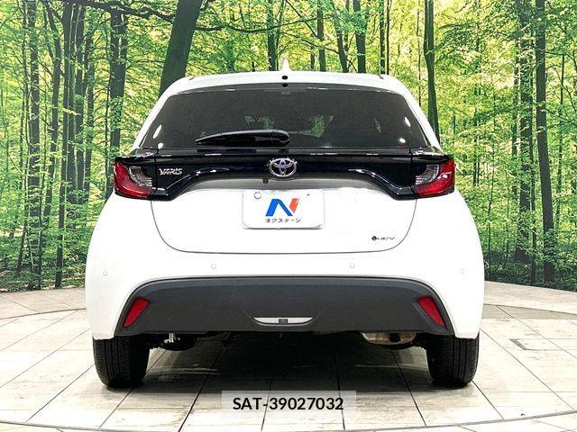 Toyota YARIS 2024-06 8076295-14