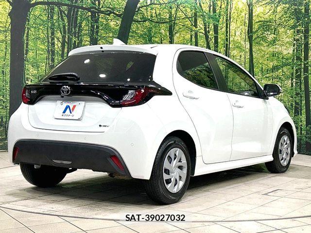 Toyota YARIS 2024-06 8076295-16