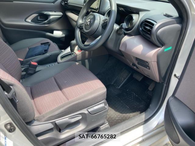 Toyota YARIS 2020-06 8102985-9