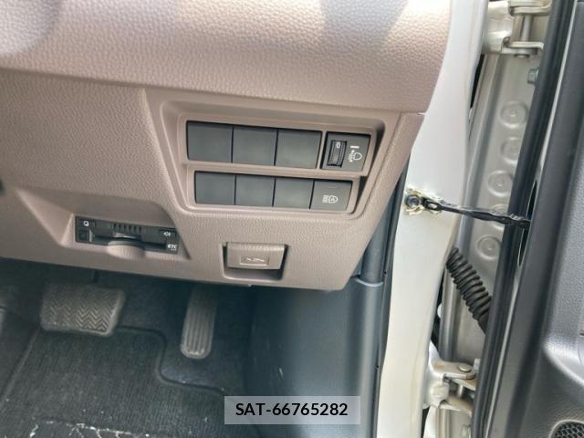 Toyota YARIS 2020-06 8102985-10