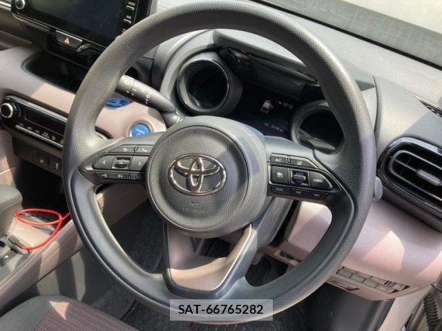 Toyota YARIS 2020-06 8102985-11
